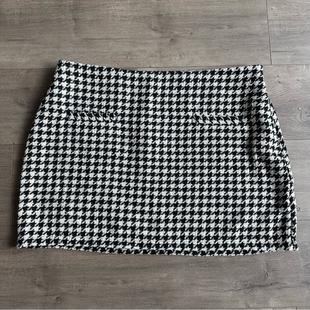 EUC a new day Houndstooth miniskirt - size 17